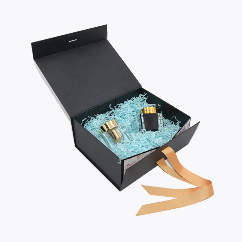 Custom Pink Small Paper Packaging Folding Boxes with Hot Gold Logo