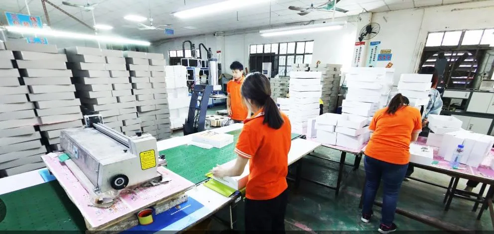 Custom Printing Gold Foil and UV Black Carton Flap Shipping Box Black Box Cardboard Packaging Mailer Corrugated