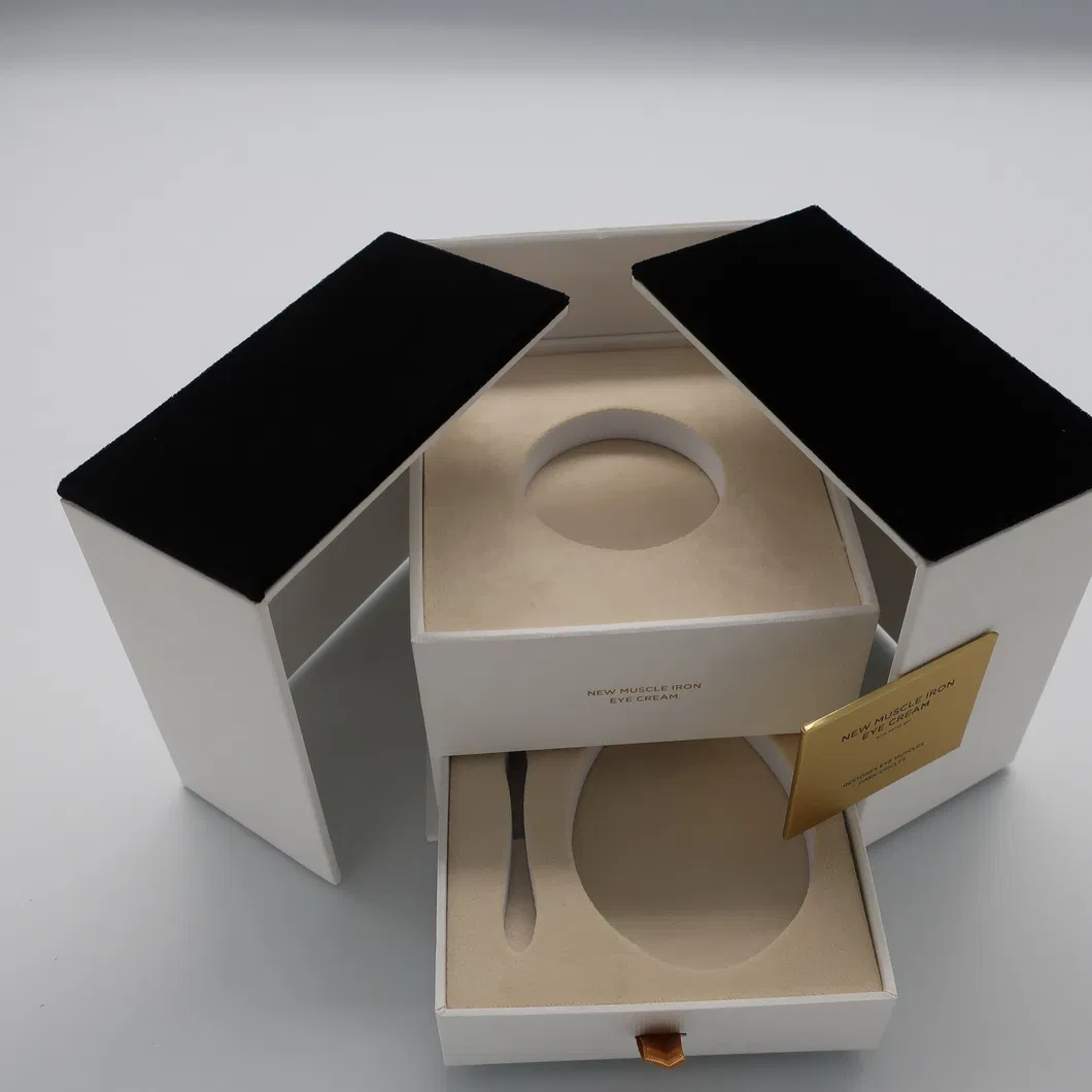 Luxury High Quality Custom Fancy Paper Debossing Cosmetic Gift Packaging Box with Black Velet and Gold Metal Closure